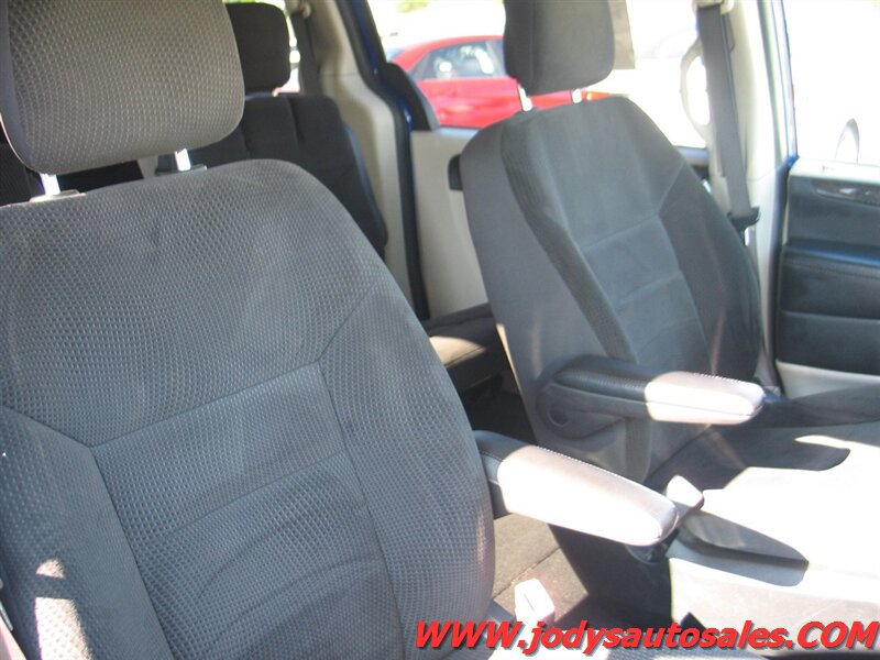 Used 2018 Dodge Grand Caravan SE w/ UConnect Hands-Free Group FWD image 20