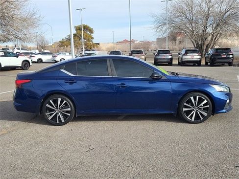 Used 2020 Nissan Altima 2.5 SR w/ Premium Package image 4