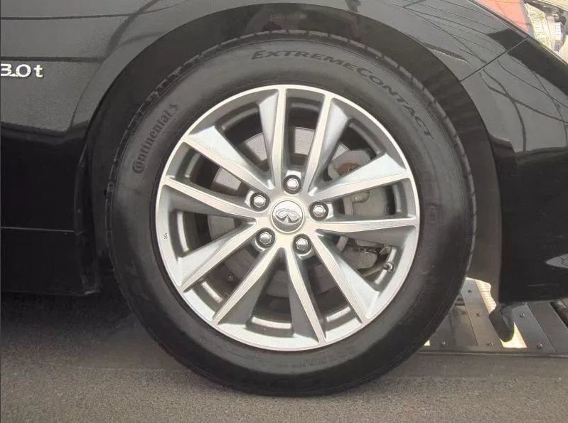 Used 2017 INFINITI Q50 3.0t Premium AWD/4WD image 9