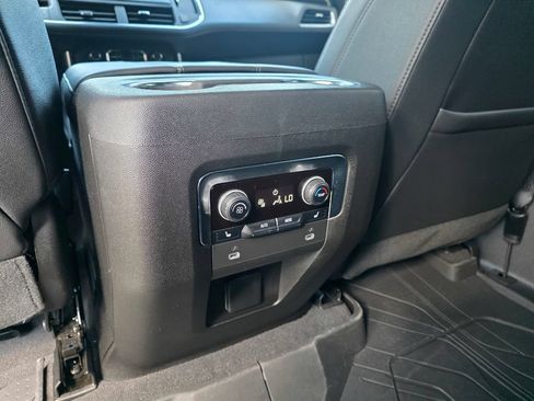 Used 2023 Chevrolet Tahoe Z71 w/ Luxury Package AWD/4WD image 18