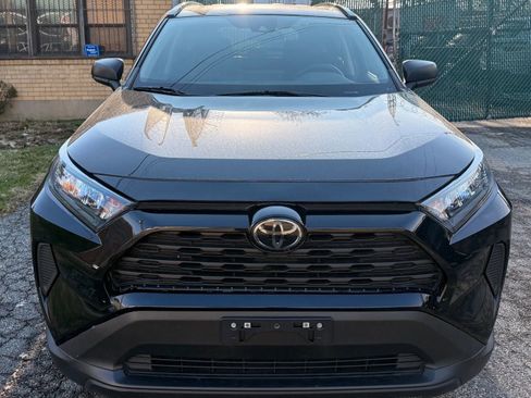 Used 2021 Toyota RAV4 LE image 2