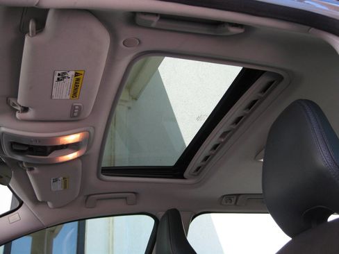 Used 2016 Volvo XC70 T5 Premier w/ Proximity Package image 25