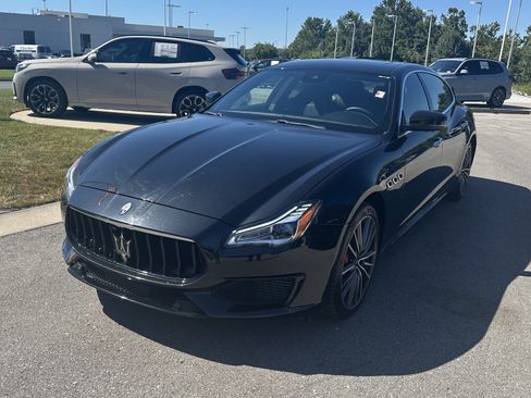 Used 2022 Maserati Quattroporte Modena Q4 AWD/4WD image 5