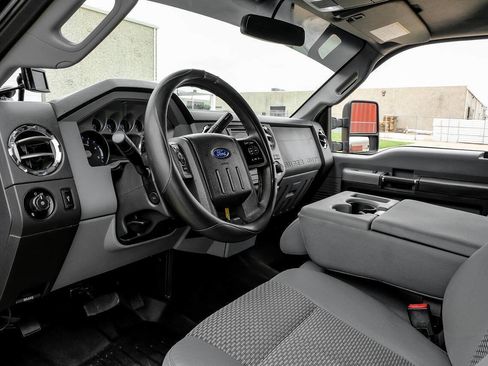 Used 2016 Ford F250 XLT w/ XLT Value Package AWD/4WD image 3
