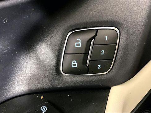 Used 2019 Ford Expedition Max Platinum AWD/4WD image 33