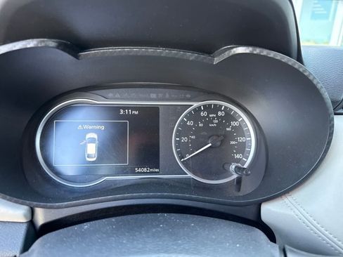 Used 2020 Nissan Versa SV FWD image 23