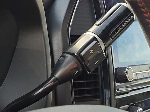 Used 2022 Nissan Titan PRO-4X w/ Pro-4x Convenience Package image 29