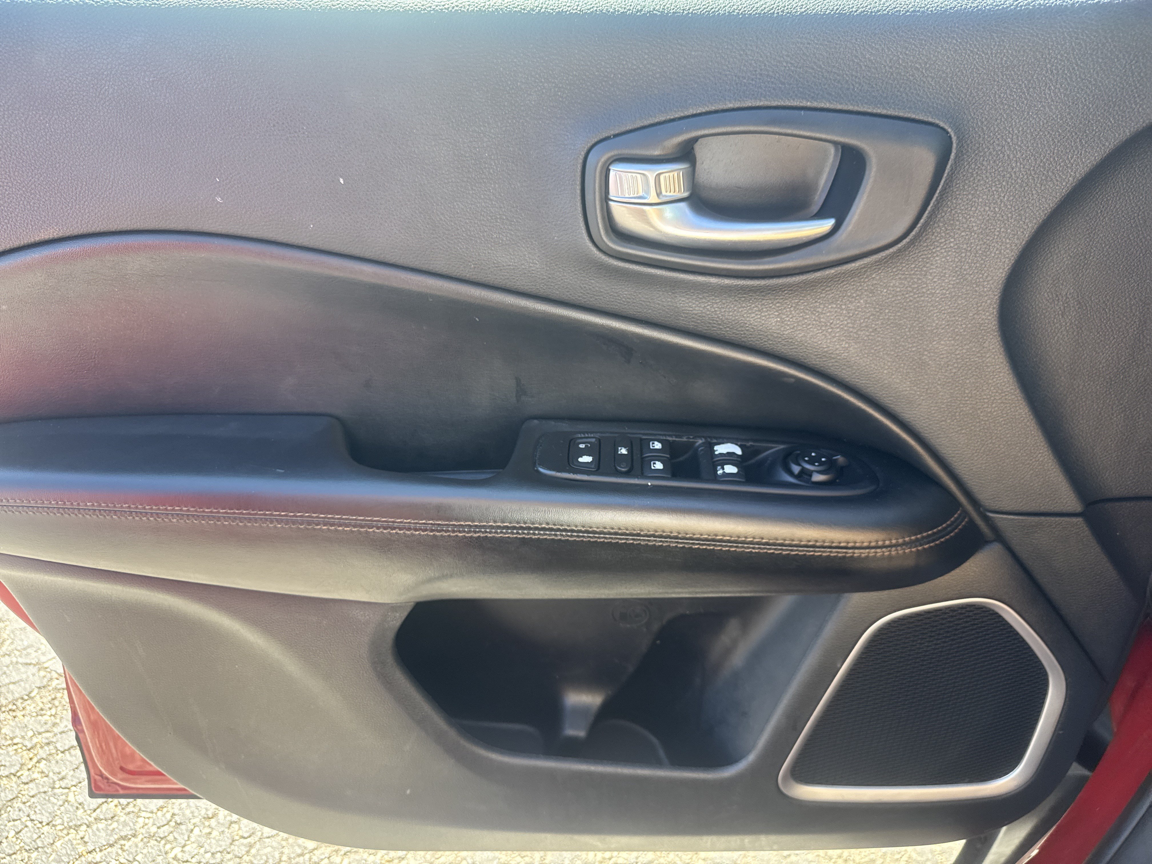 Used 2021 Jeep Compass Limited AWD/4WD image 9