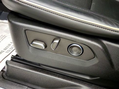 Used 2021 Cadillac Escalade Sport w/ LPO, Illumination Package AWD/4WD image 12