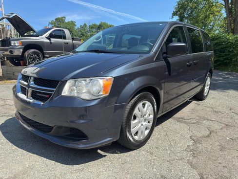 Used 2013 Dodge Grand Caravan SE FWD image 3