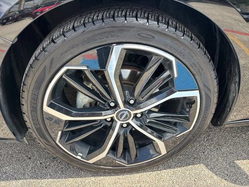 Used 2024 Nissan Altima 2.5 SR FWD image 8