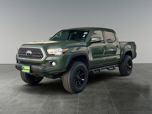 Used 2021 Toyota Tacoma image 3