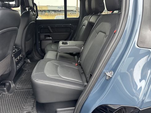 Used 2024 Land Rover Defender 110 X-Dynamic SE image 13