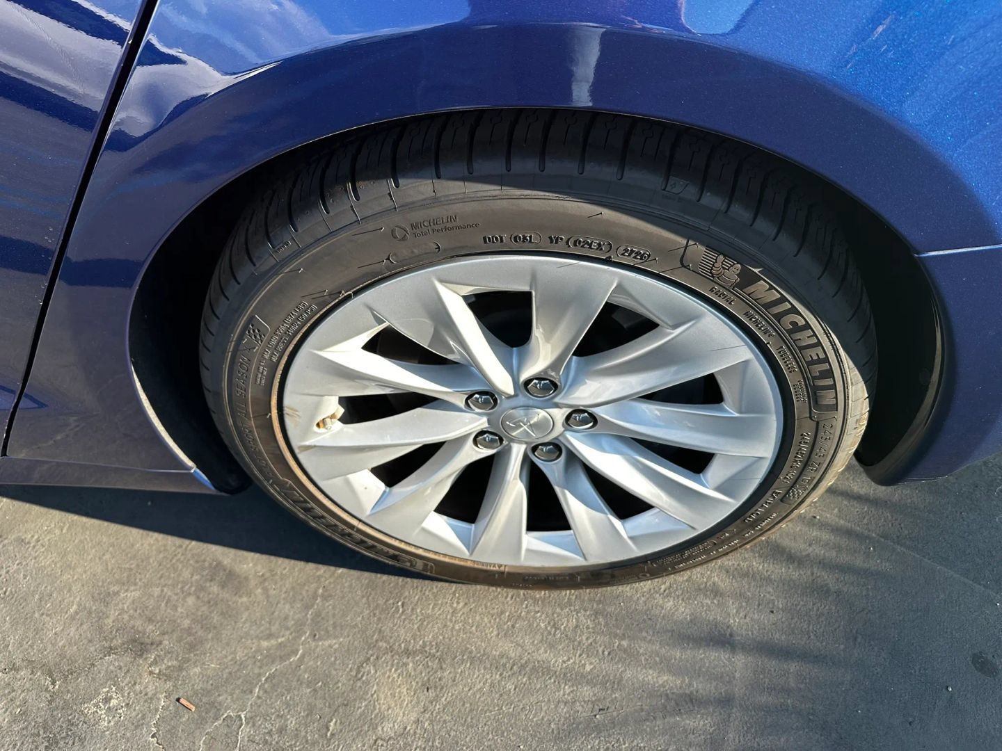 Used 2017 Tesla Model S 75 RWD image 23