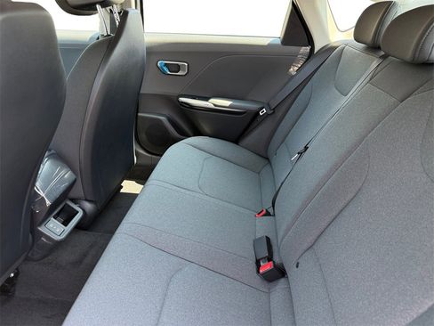 New 2025 Kia K4 LXS image 14