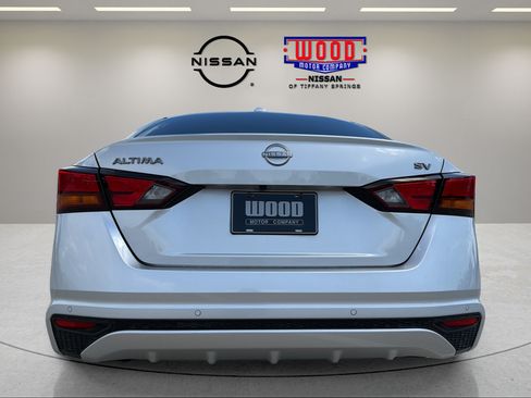 Certified 2024 Nissan Altima 2.5 SV FWD image 3