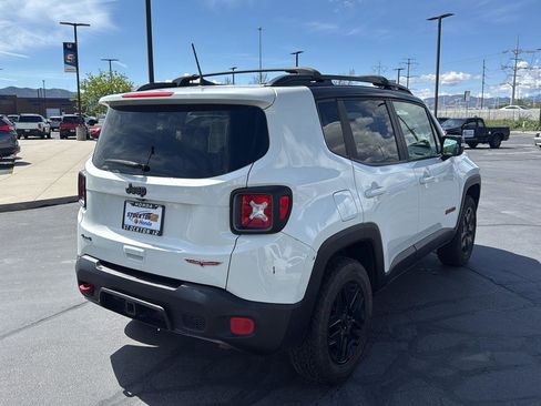 Used 2018 Jeep Renegade Trailhawk w/ UConnect 8.4 Nav Group AWD/4WD image 7
