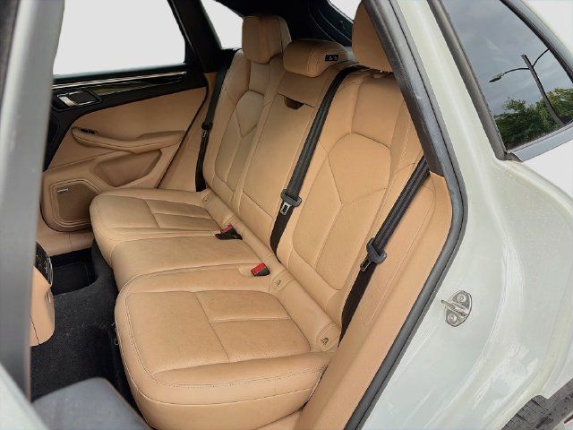 Used 2019 Porsche Macan AWD/4WD image 13