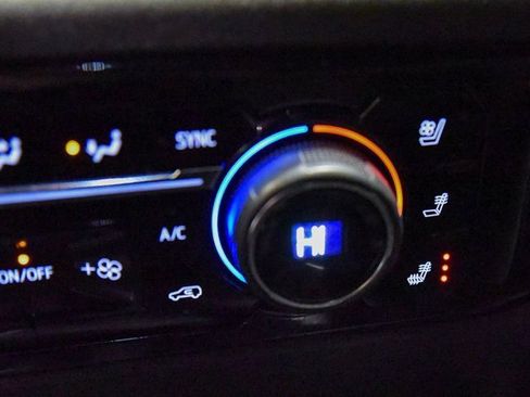 Used 2023 Chevrolet Silverado 1500 ZR2 w/ Technology Package image 22