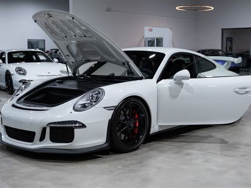 Used 2015 Porsche 911 GT3 RWD image 32