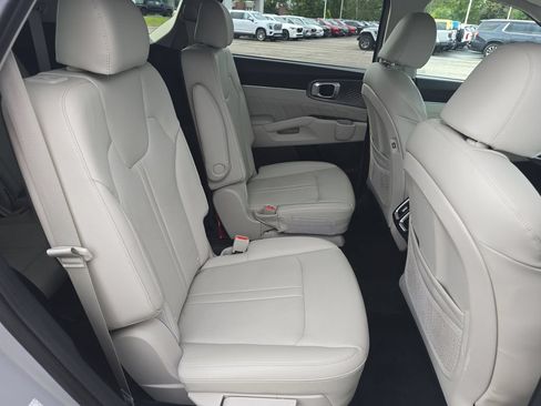 Used 2022 Kia Sorento SX AWD/4WD image 16