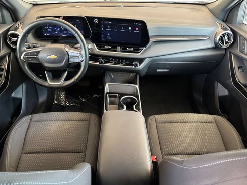 Used 2025 Chevrolet Equinox LT FWD image 30