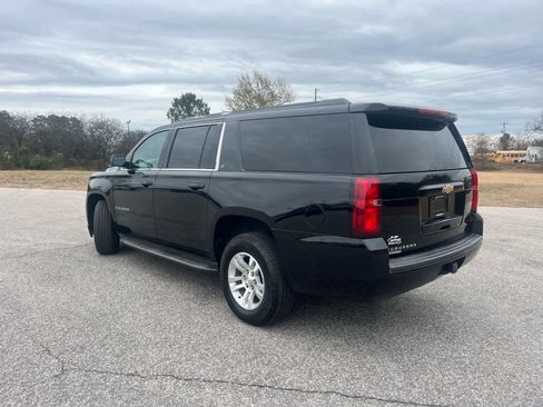 Used 2018 Chevrolet Suburban LT image 5