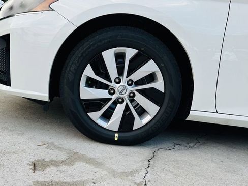 Certified 2025 Nissan Altima 2.5 S image 10