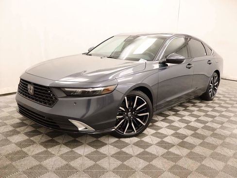 Used 2023 Honda Accord Touring image 1