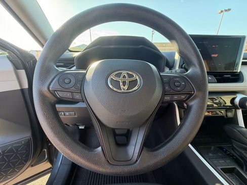 Used 2024 Toyota RAV4 XLE FWD image 10