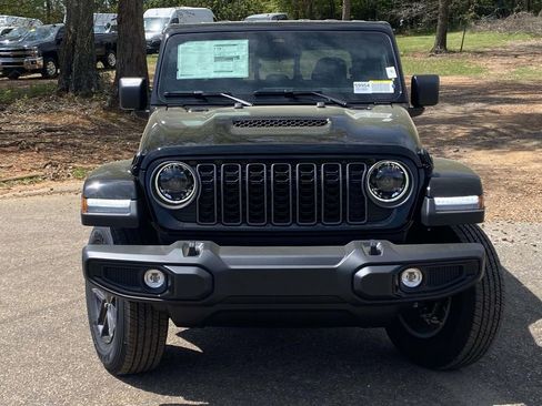 New 2026 Jeep Gladiator Sport AWD/4WD image 32
