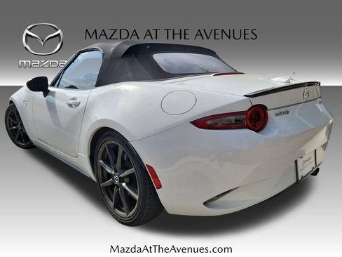 Used 2017 MAZDA MX-5 Miata Club image 25
