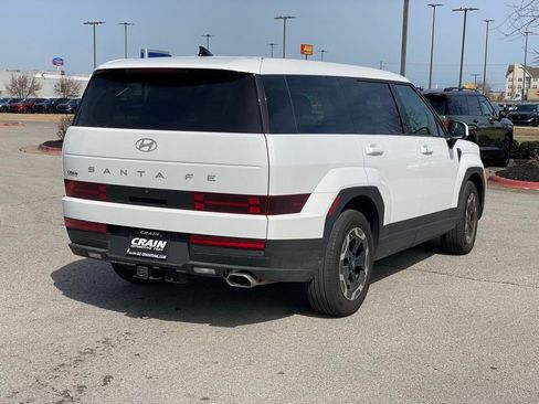Used 2025 Hyundai Santa Fe SE FWD image 7