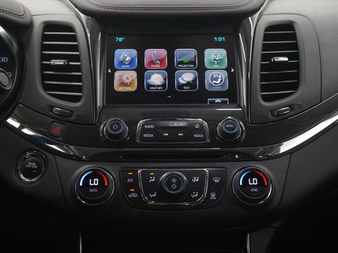 Used 2018 Chevrolet Impala Premier FWD image 16