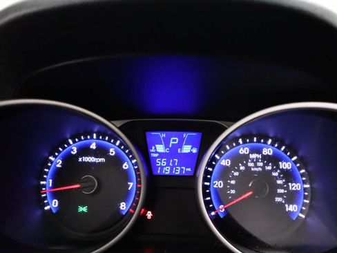Used 2013 Hyundai Tucson GL FWD image 7