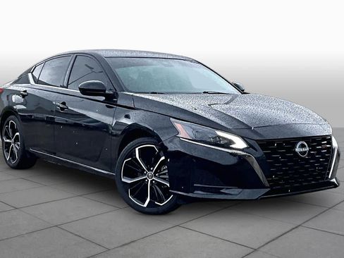 Certified 2025 Nissan Altima 2.5 SR FWD image 3
