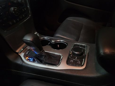Used 2018 Jeep Grand Cherokee Limited AWD/4WD image 26
