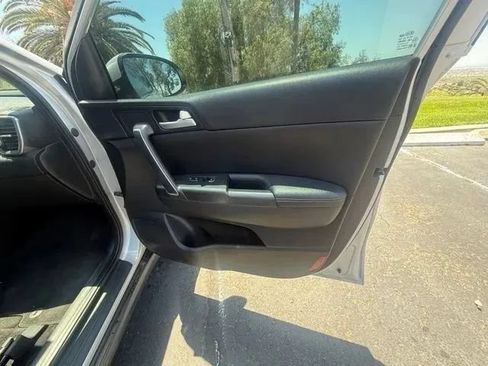 Used 2017 Kia Sportage EX FWD image 9