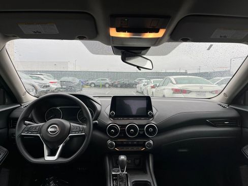 Used 2025 Nissan Sentra SV image 32