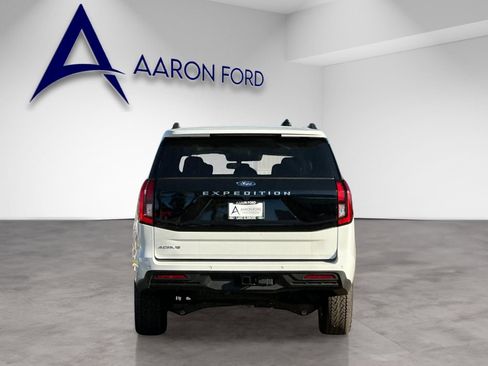 New 2025 Ford Expedition Active image 4