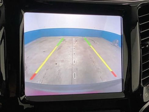 Used 2020 Jeep Cherokee Limited image 9