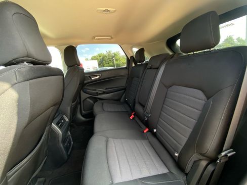 Used 2020 Ford Edge SE FWD image 11