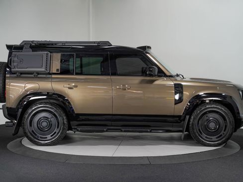 Used 2025 Land Rover Defender 110 X-Dynamic SE image 9