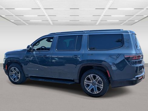 Used 2023 Jeep Wagoneer Series II w/ Flexible Seating Group AWD/4WD image 3