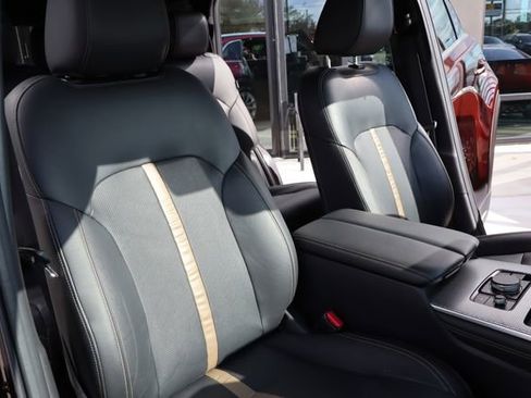 Used 2024 MAZDA CX-90 3.3 Turbo w/ Premium Plus Pkg image 13