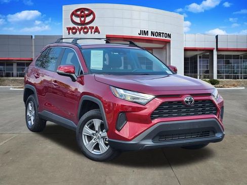 Used 2025 Toyota RAV4 XLE w/ Convenience Package FWD image 1