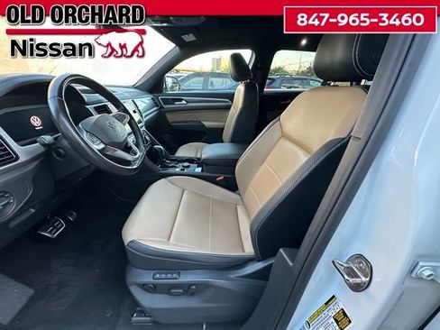 Used 2022 Volkswagen Atlas Cross Sport SEL R-Line image 12