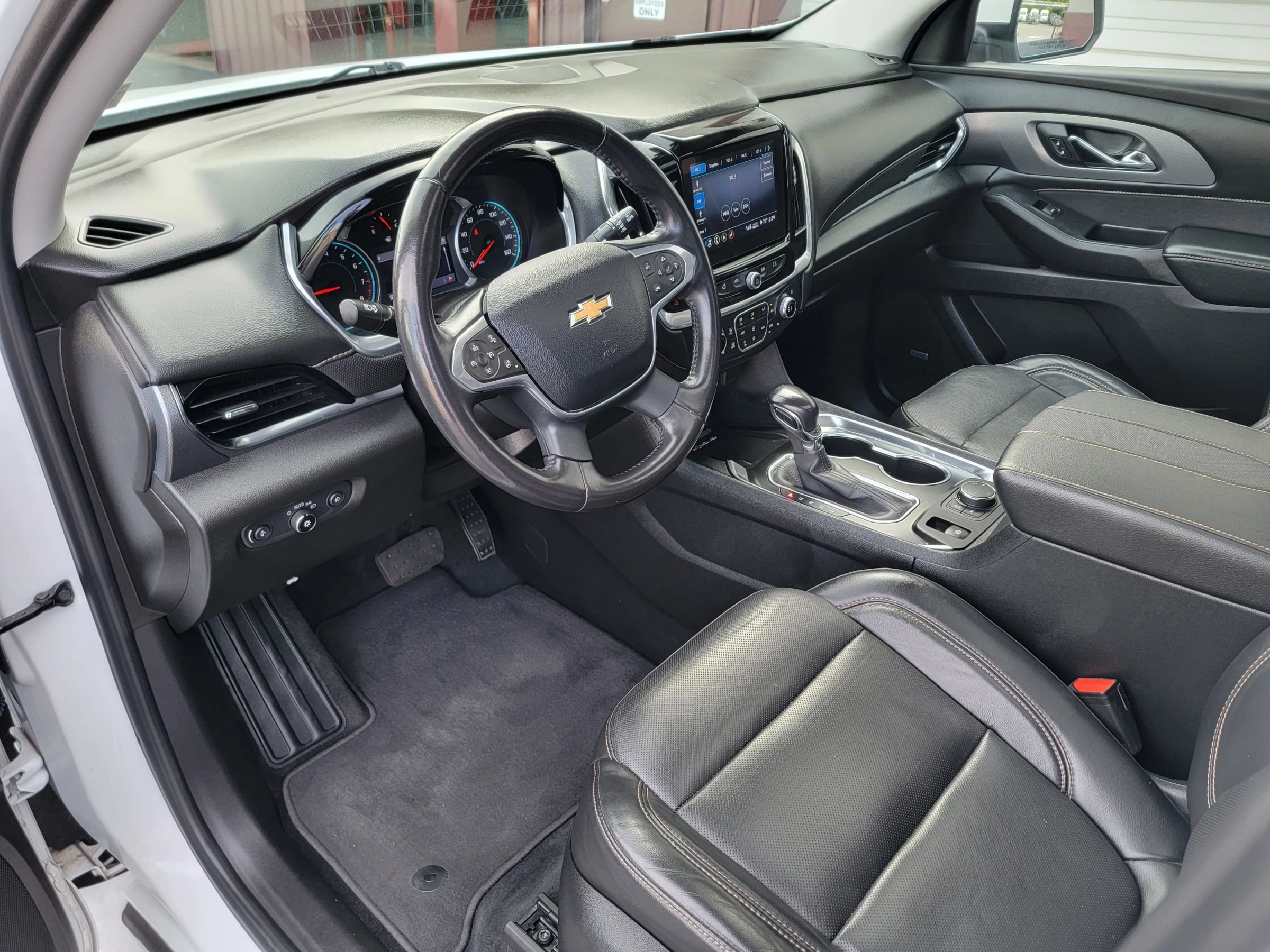 Used 2021 Chevrolet Traverse Premier AWD/4WD image 9
