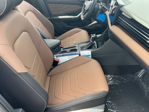 New 2026 Volkswagen Jetta SEL FWD image 18