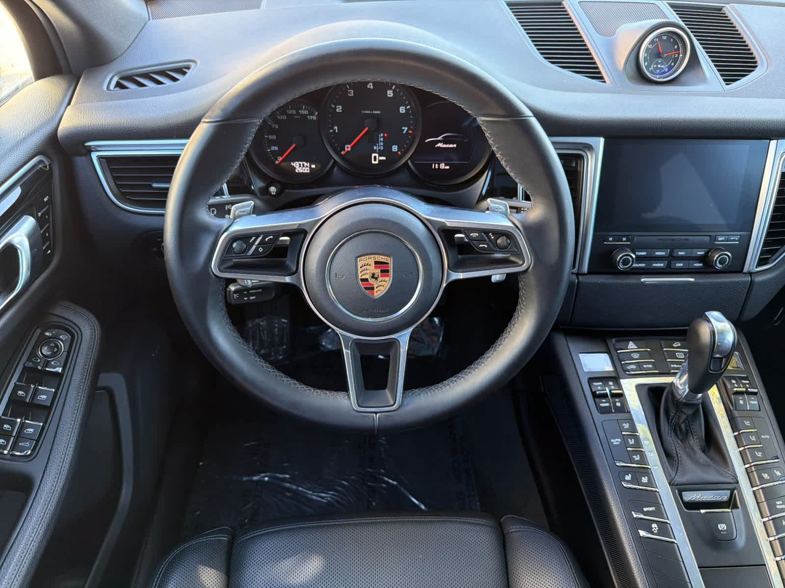 Used 2018 Porsche Macan AWD/4WD image 15